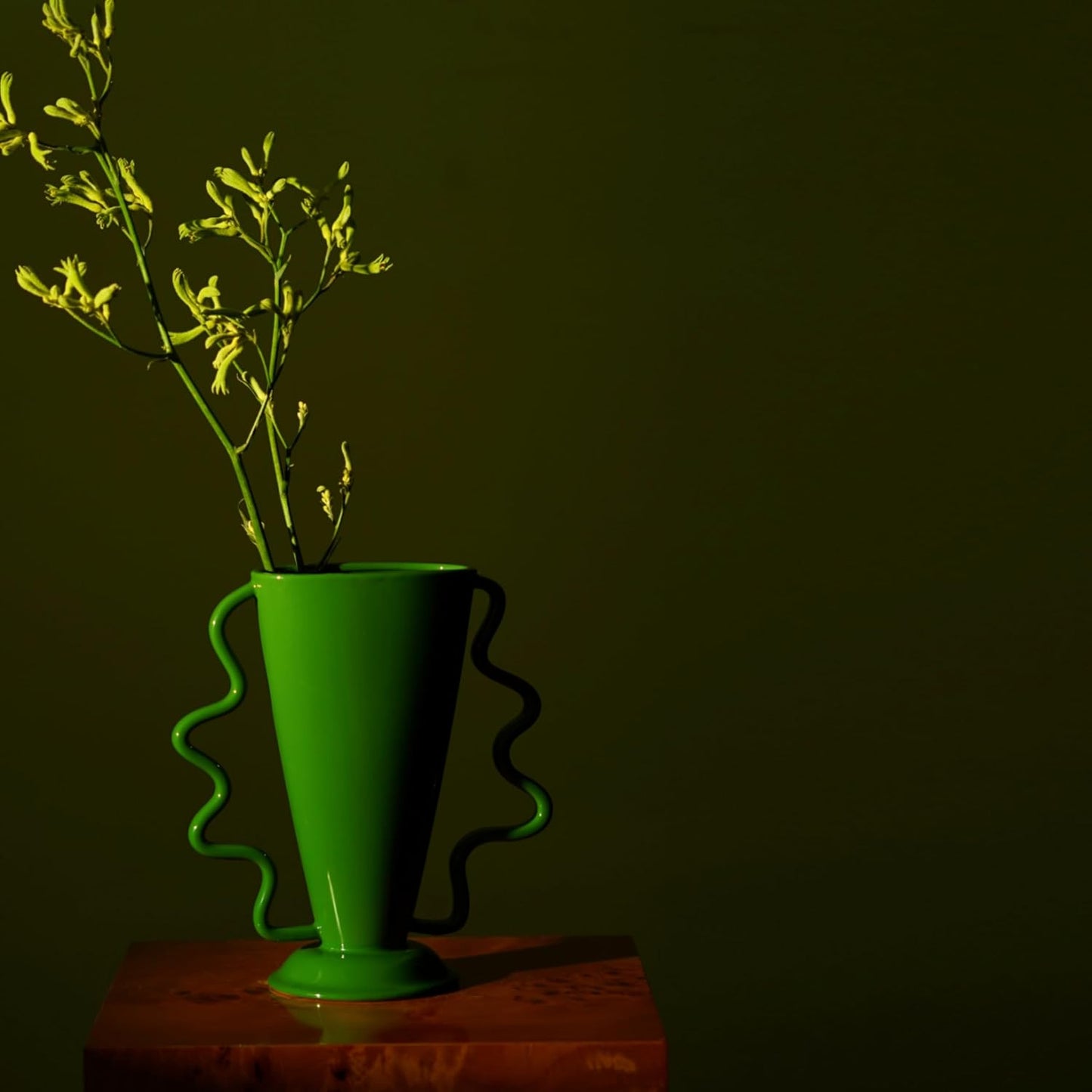 Wild Works Green Rotary Vase Medieval Flower Vessel Living Room Entrance Personalized Simple Wabi Sabi Decorative Ornament Ceramic Ornament