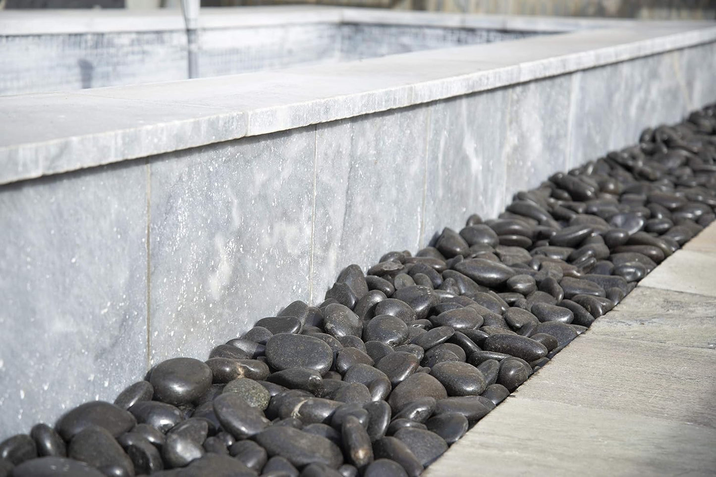 MSI Decorative Polished Black Pebbles, 1.2 inch - 2 inch, 40 lb. Bag(Pallet/ 55 Bags)