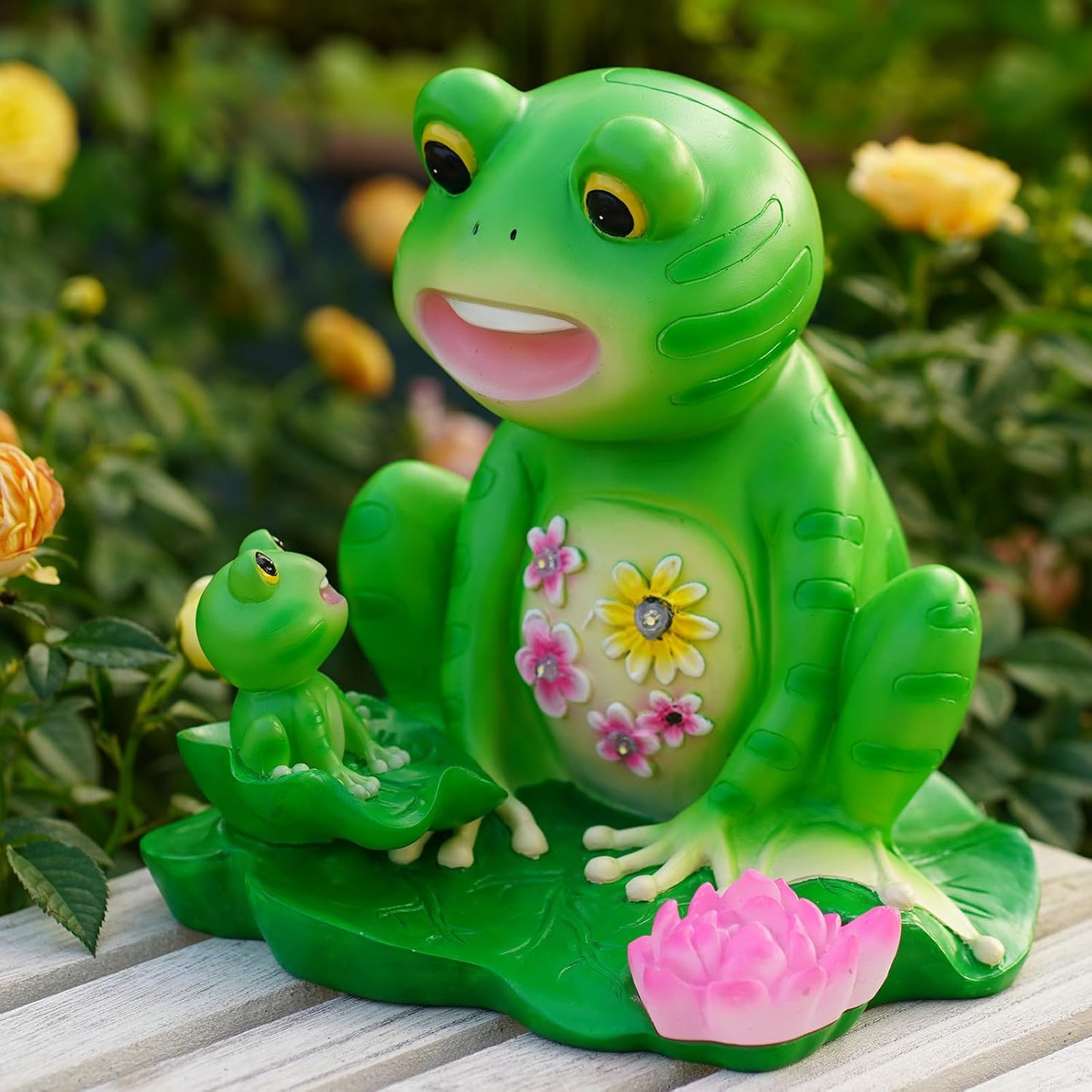 Upgraded Size Solar Garden Outdoor Statues Frog Mother and Little Frog with 6 LED Solar Figurine for Lawn,Patio, Balcony, Yard Decor Unique Gift, for Mom, Grandma,Father,Woman