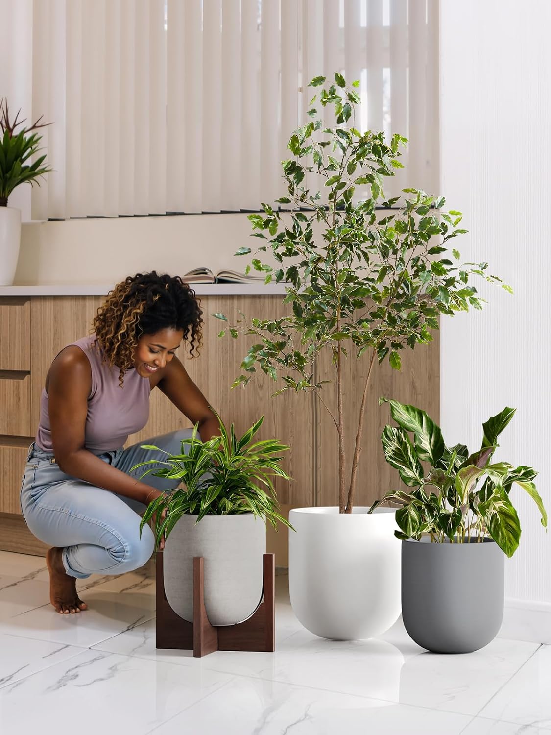 LE TAUCI 10 Inch Plant Pot with Acacia Wood Stand, Ceramic Planters for Indoor Plants, Plant Pots Indoor for Home Decor, Mid-Century Modern Pots for Plants with Drainage Hole and Plug, Charcoal Gray