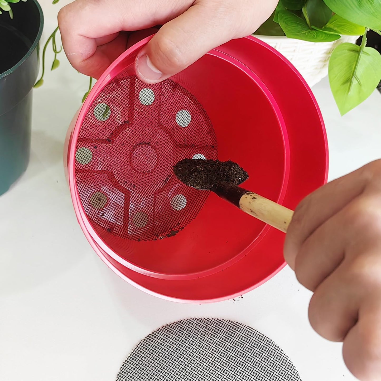 200 Pack 68MM, 2.7 inch Round Mesh Nets for Block Soil Leaking of 4 inch Nursery Pots(or Other Pots Bottom Around 2.7")