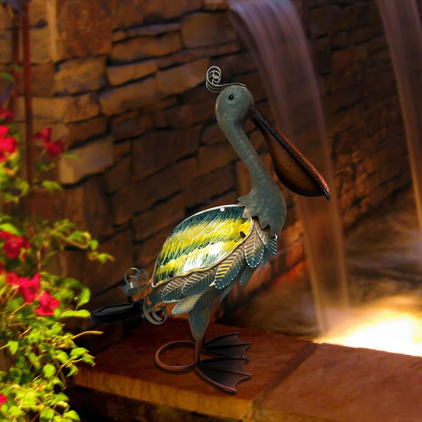 HONGLAND Solar Metal Pelican Statues Garden Sculpture & Statues, Glass Outdoor Pelican Yard Art Coastal Ocean Bird Decor Lawn Ornament for Backyard Porch Patio Decor（19 Inch）