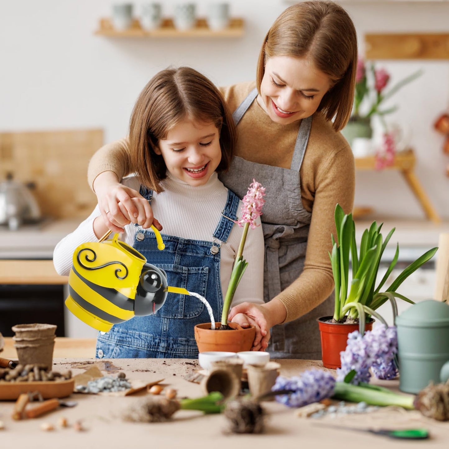 Metal Cute Bee Watering Can for Indoor/Outdoor Plants, Handmade Bee Watering Pot 1.8L 1/2 Gallon, Kids Novelty Decorative Watering Kettle Planter for Plants Succulent Flowers, Garden Decor