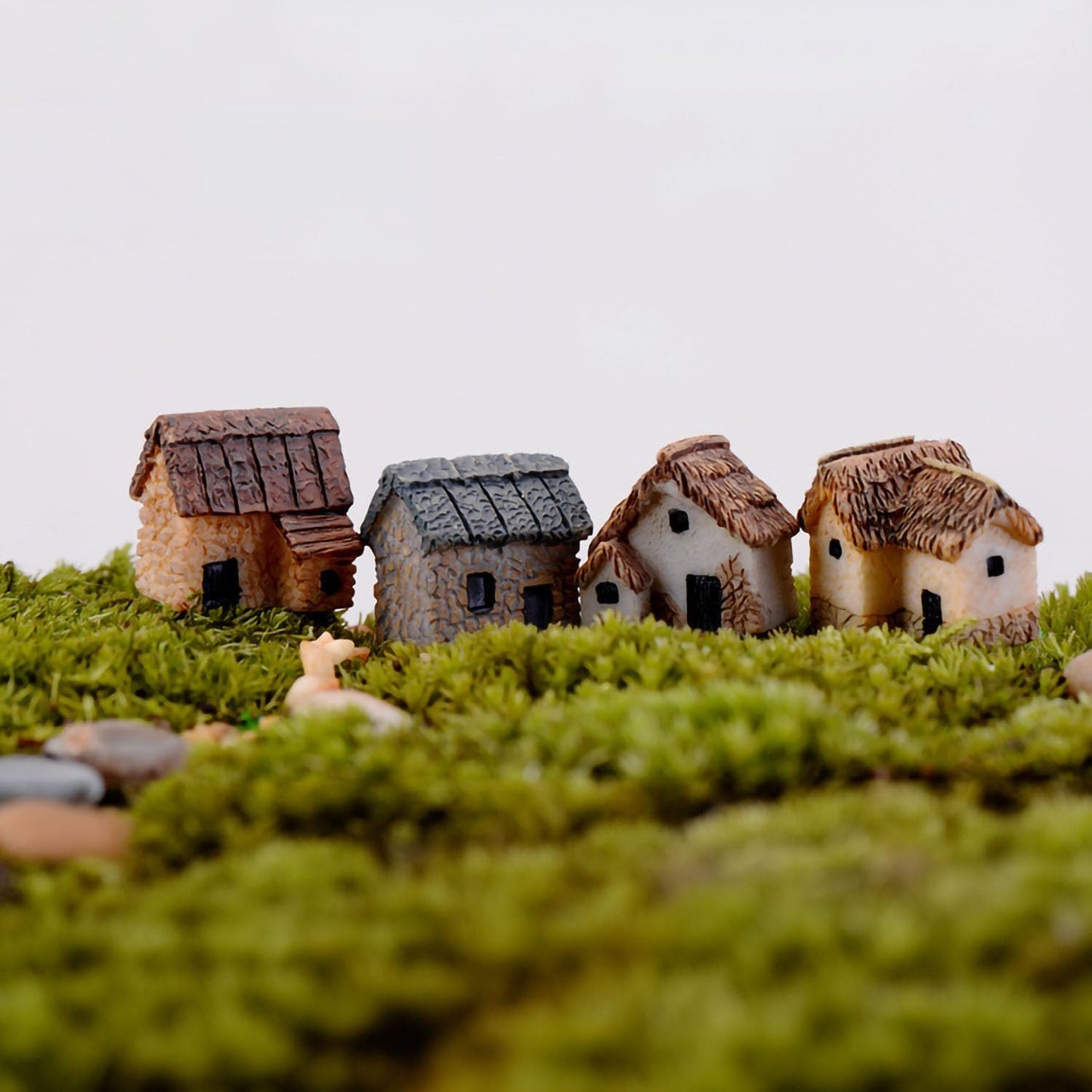 Fairy Miniature Tiny Thatched Cottage, Stone House, Terrarium Accessories, Mini Fairy Garden Supplies (Set of 4 or 1) (4pcs Thatched Cottage)
