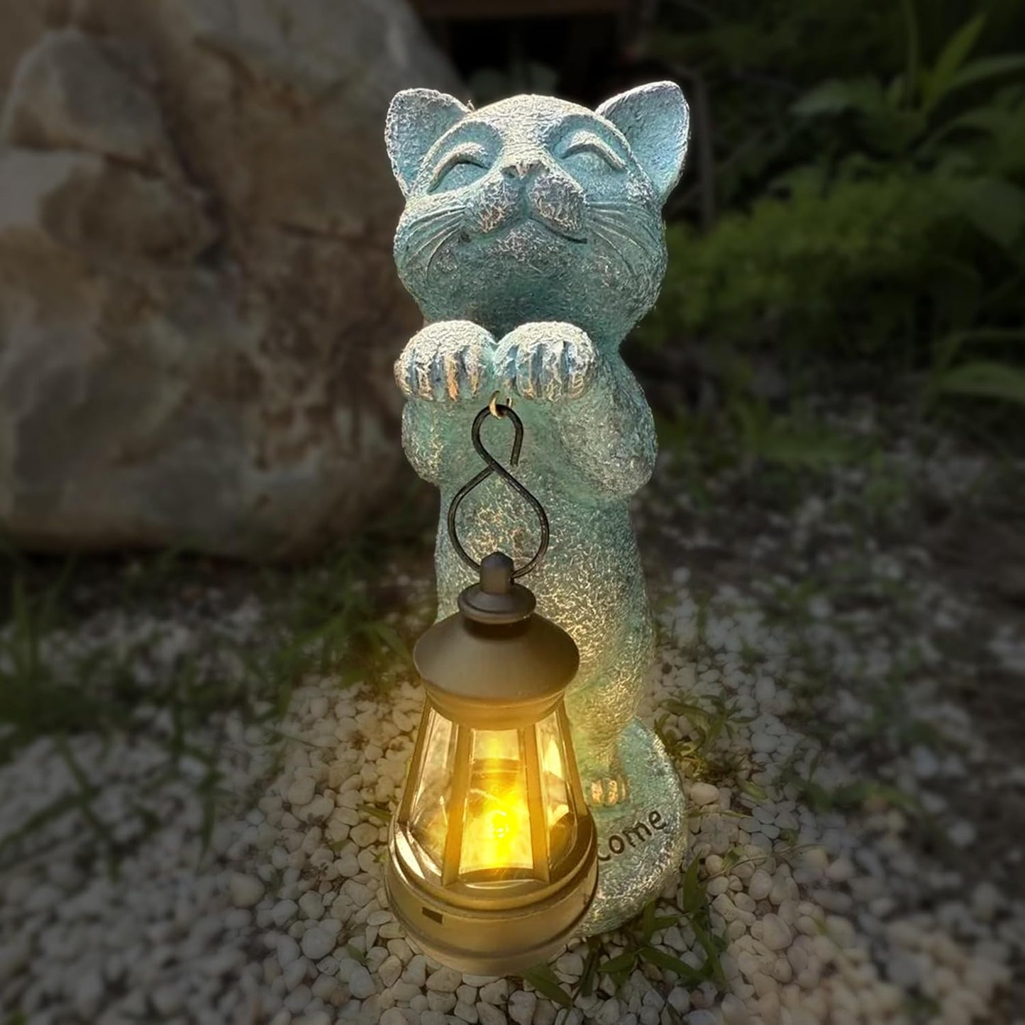 Cat Garden Statue Solar Outdoor Decor - Cat Statues for Garden Solar Lantern Figurine for Yard Patio Lawn Porch Pathway Landscape Ornament Unique Gift for Mom Women