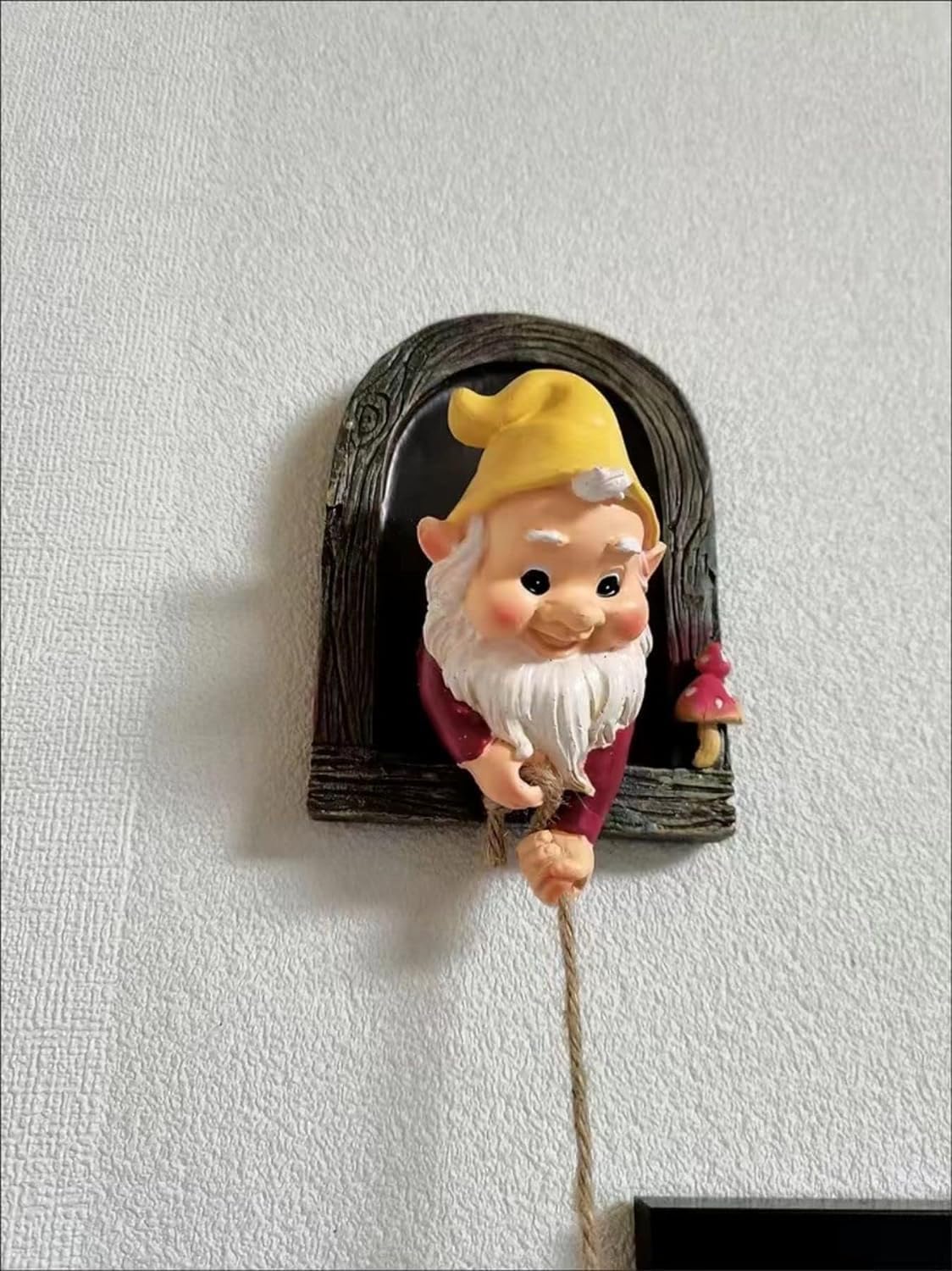 Garden Gnome Statue,Climbing Elves Sculpture,Outdoor Fairy Door Figurines,Fairy Hanging Decor,Tree Hugger Perfect for Garden Lovers Lawn, Patio,Yard Decor,Tree Peeker