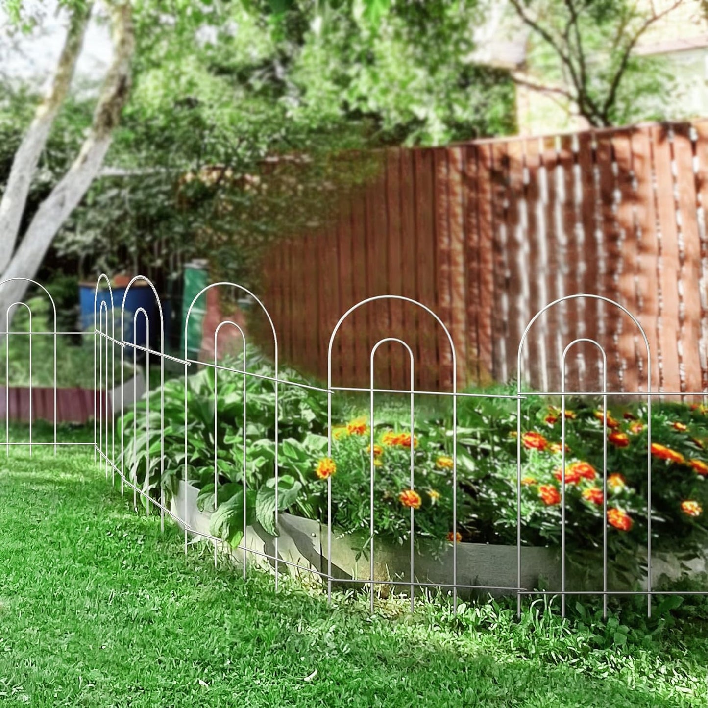 Decorative White Garden Border Fence 32inX20ft Rustproof Landscape Metal Edging Patio Decor Yard Fencing Patio Flower Bed Garden Fencing for Outdoor