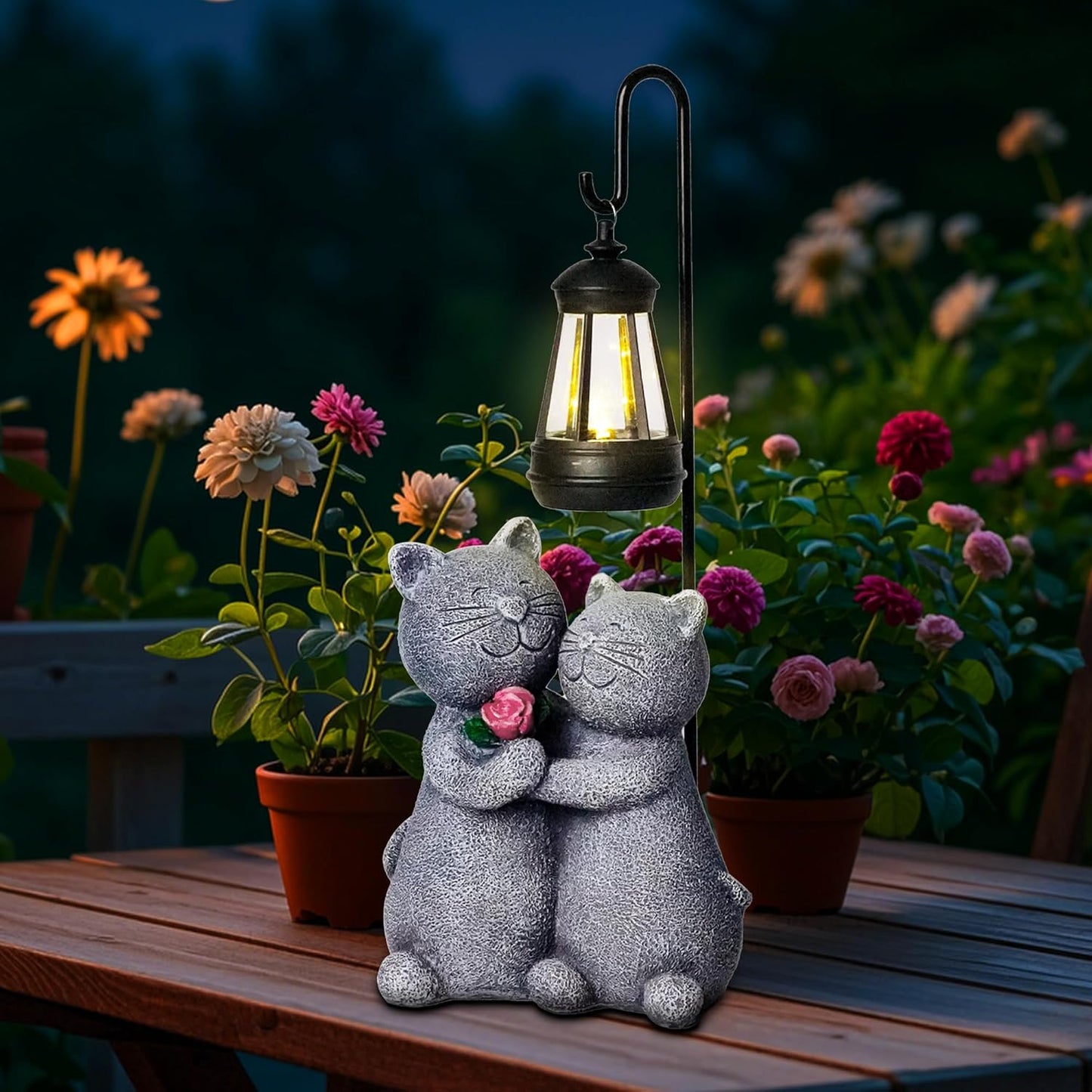 Outdoor Cat Garden Statues with Solar Lantern - Romantic Resin Kitty Couple Holding Rose, Funny Solar Cat Decor Gifts for Women, Cats Figurines for Yard Lawn Porch Patio
