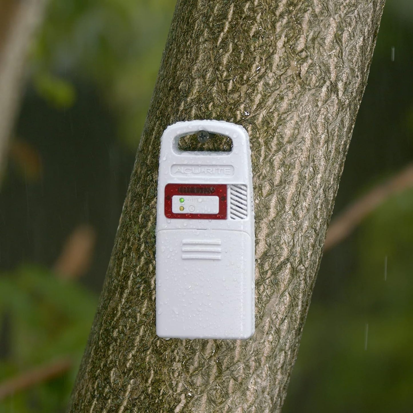 AcuRite Weather Station Forecaster for Indoor/Outdoor Temperature and Humidity and Lightning Detection with Built-in Barometer (01071), White