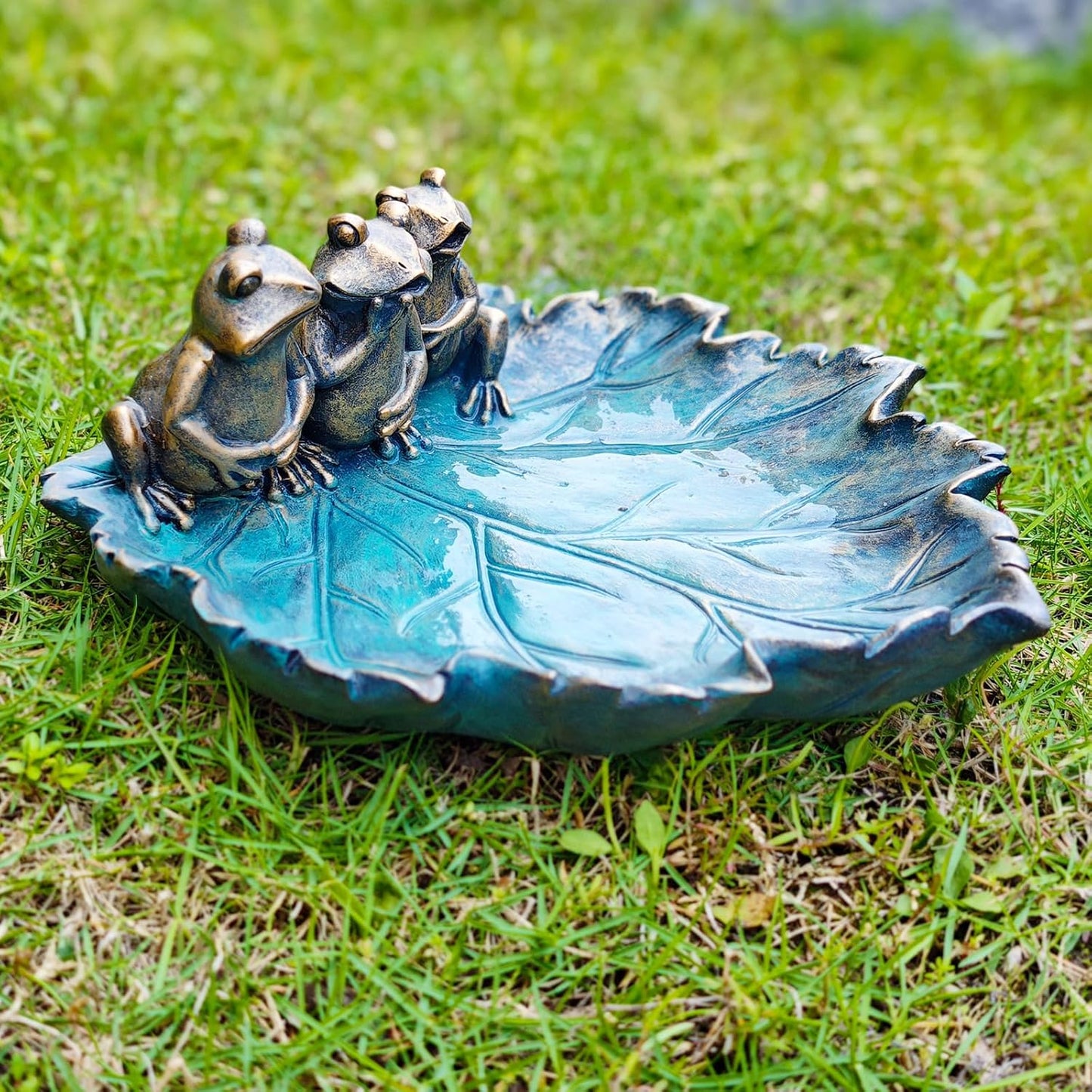 Frog Bird Feeders, Bird Baths for Outdoors, Resin Birdbath Bowl, Outdoor Polyresin Frogs on Leaf Bath Bowl for Outside Yard Table Decor
