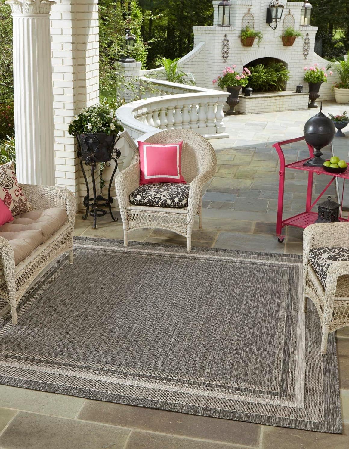Unique Loom Outdoor Border Collection Area Rug - Soft Border (6' 1" Square Black/Ivory)