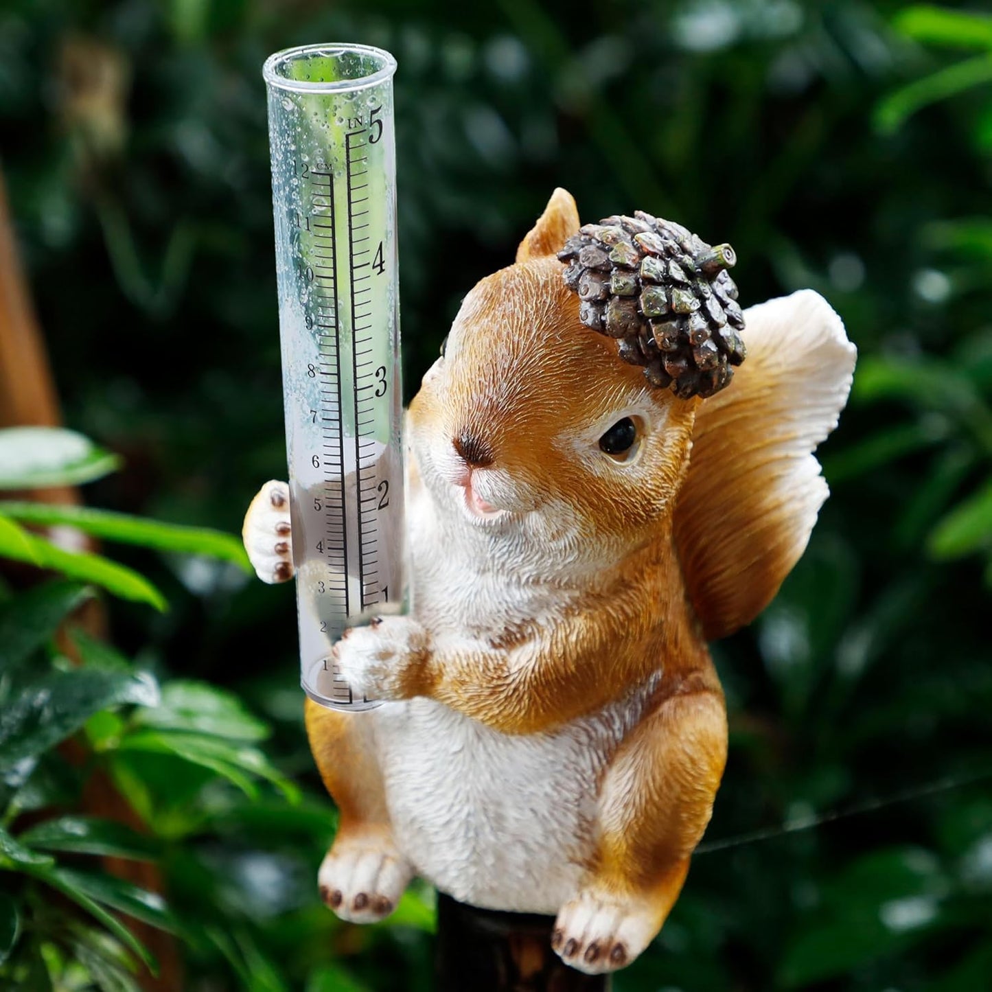 FORUP Resin Squirrel Rain Gauge, Hand Painted Squirrel Sculpture Water Gauge