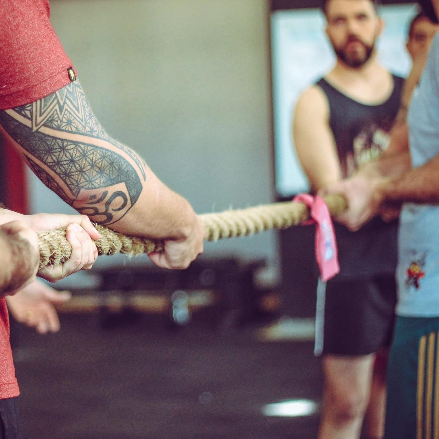 Versatile and Durable 1 Inch x 100 Ft Jute Rope - Ideal for Tug of War, Swings, DIY Crafts, Gardening, Home Decor, and Hammocks