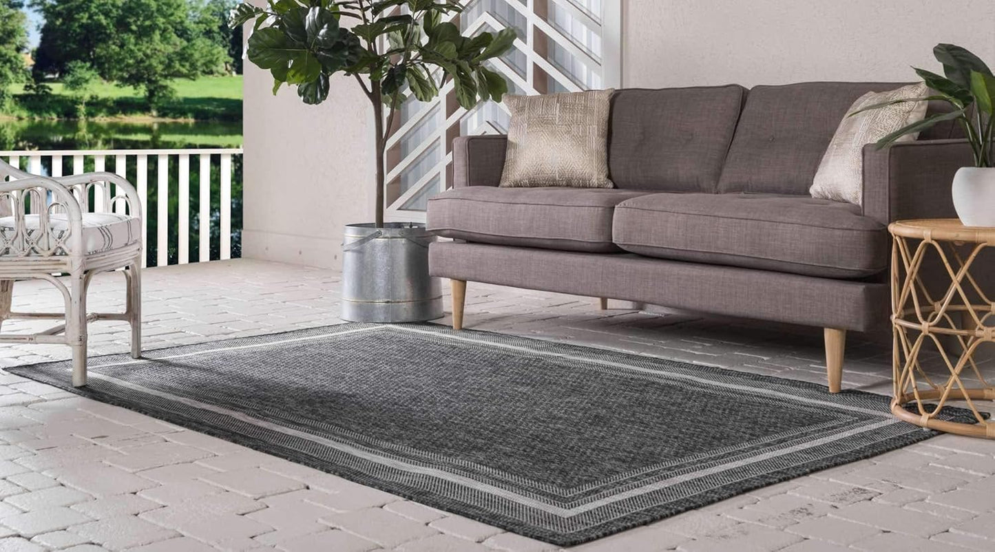 Unique Loom Outdoor Border Collection Area Rug - Soft Border (6' 1" x 9' Rectangle, Black/ Ivory)