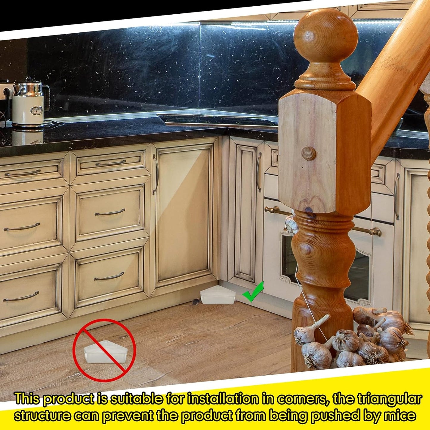 Qualirey 12 Pcs Mice Station with Key Triangle Bait Station Reusable Rodent Trap Bait Box, Keeps Children and Pets Safe Indoor & Outdoor, Bait Not Included, Suitable for Small Mice (Translucent)