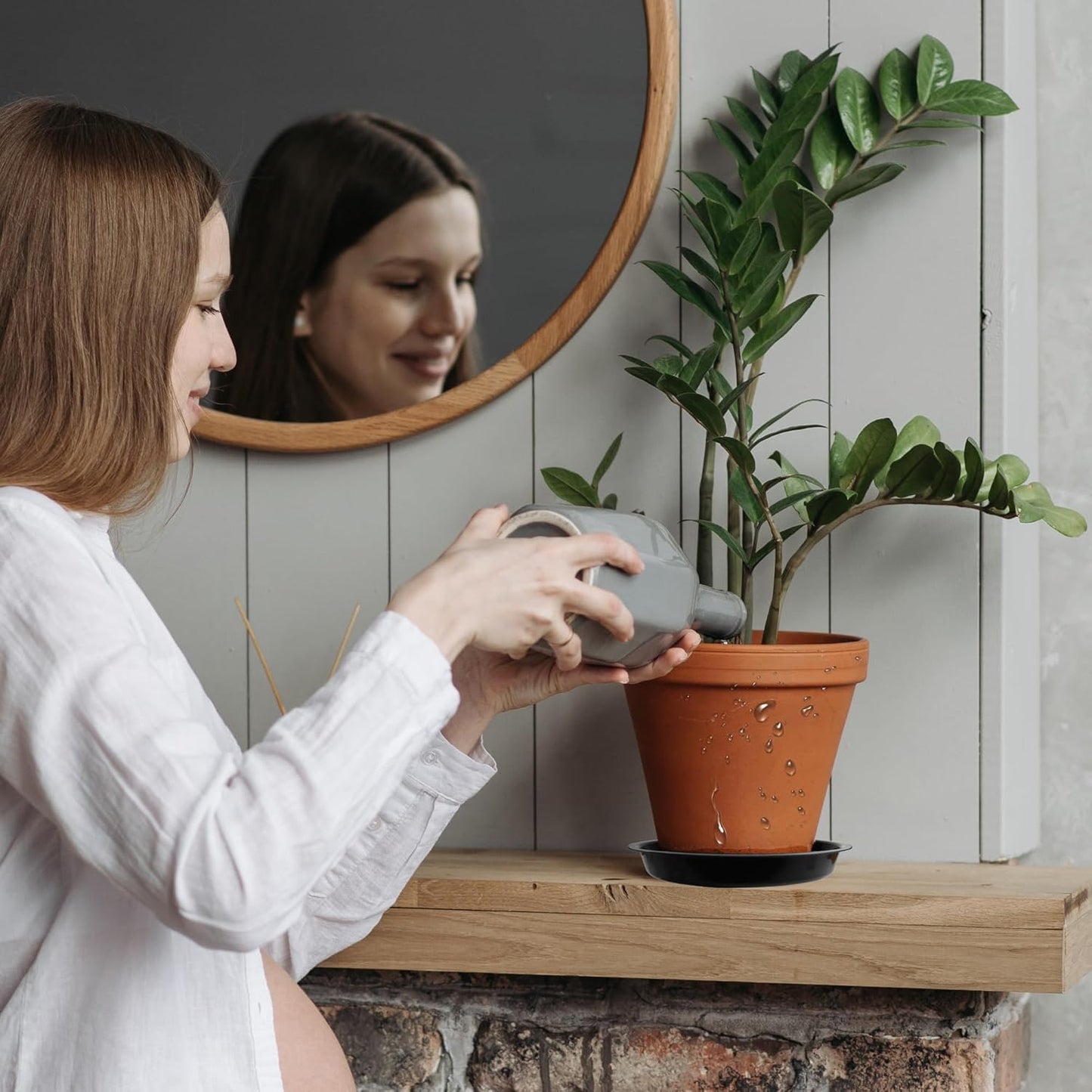 12 Pack 8 Inch Round Plant Saucers for Less 6.8 Inch Pot Indoors Outdoors Plant Trays for Pots Planter Saucer Plastic Plant Drip Tray Planter Water Tray for Potted Plants(Black, 8"(12pcs))