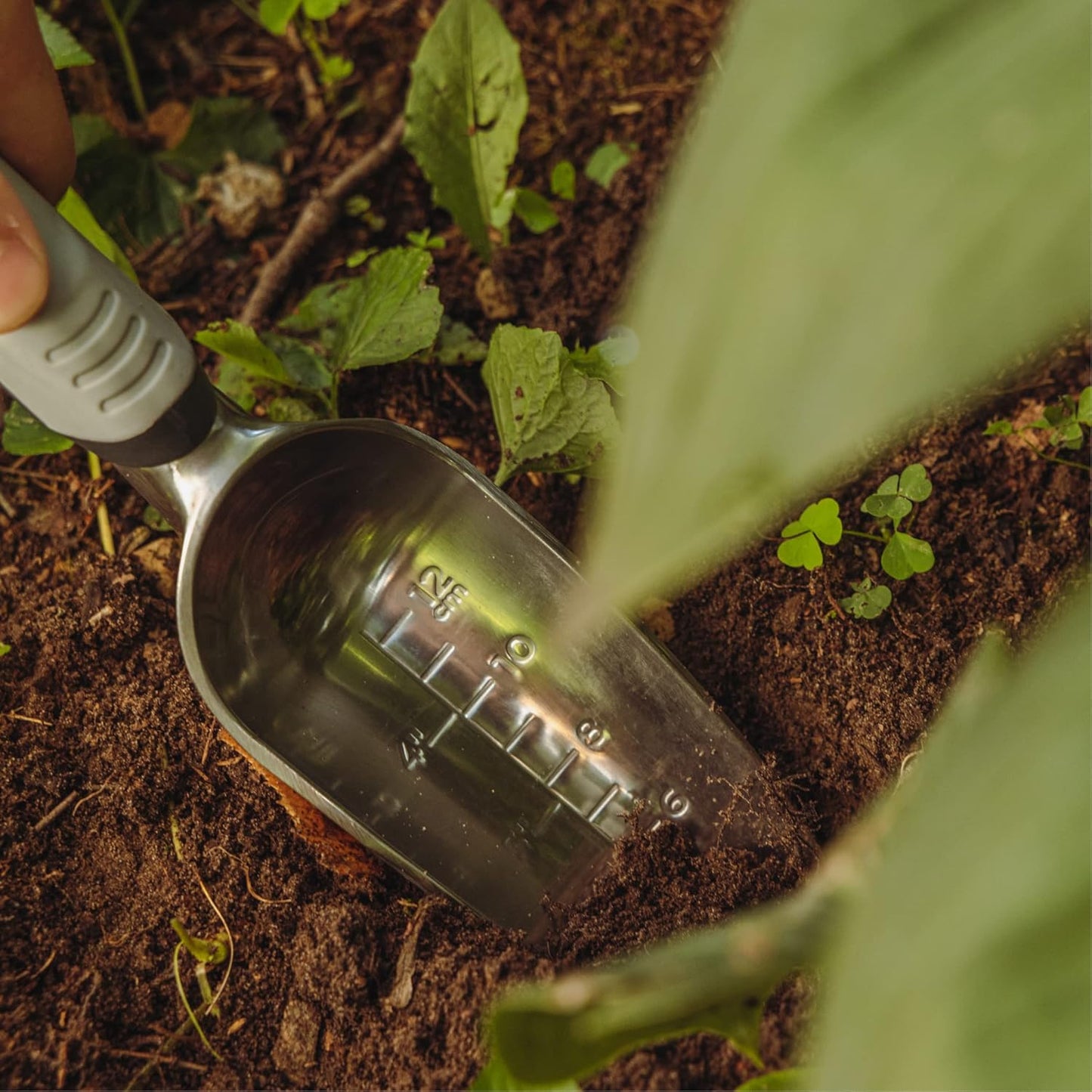 Woodland Tools Heavy Duty Garden Transplanter - Narrow Anodized Aluminum Hand Shovel with Depth Markings and Ergonomic Grip, Planting and Digging Tool for Soil, Flowers, Bulbs, and Raised Beds