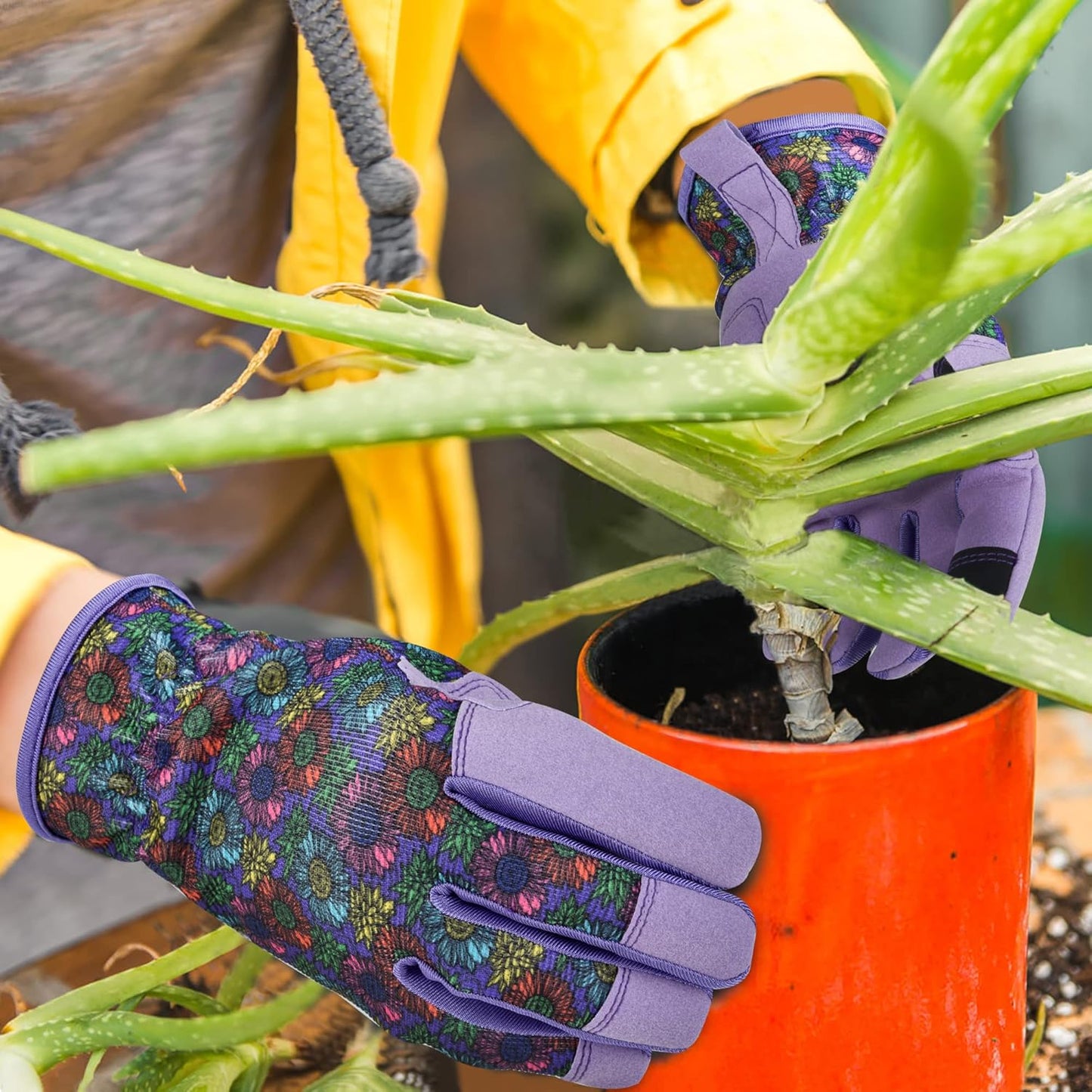 Gardening Gloves for Women and Men,Garden Gloves with Touch Screen, Thorn Proof Puncture Resistant Working Gloves, Gardening Gifts for Women, Size Small