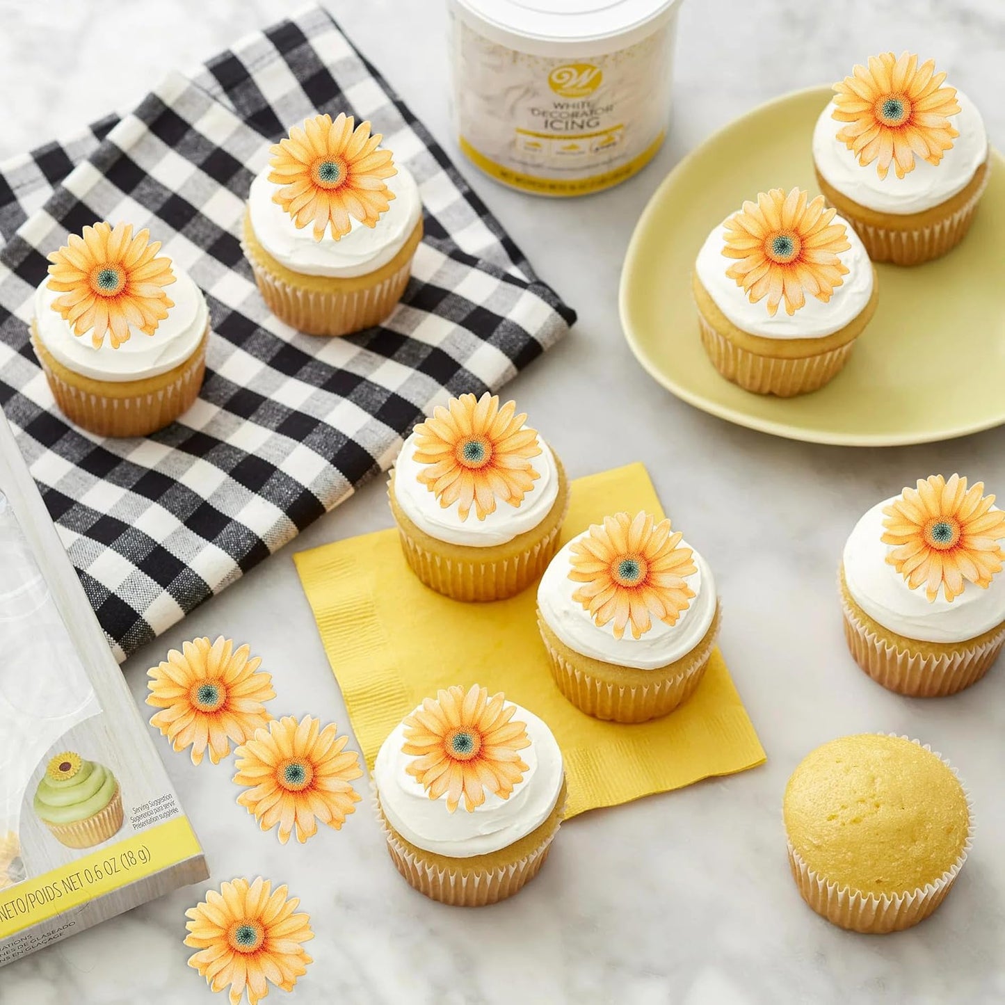 60 PCS Edible Daisy Cupcake Toppers Wafer Paper Flower Birthday Party Decorations Edible Sunflower Cupcake Picks for Baby Shower Spring Wedding Birthday Party Cake Food Decorations Supplies Yellow