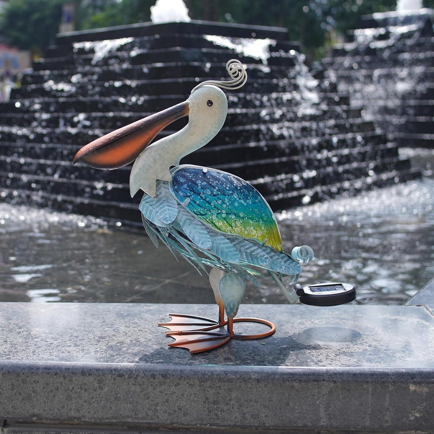 HONGLAND Solar Metal Pelican Statues Garden Sculpture & Statues, 17 Inch Glass Outdoor Pelican Yard Art Coastal Ocean Bird Decor Lawn Ornament for Backyard Porch Patio Decor（Blue-Green）