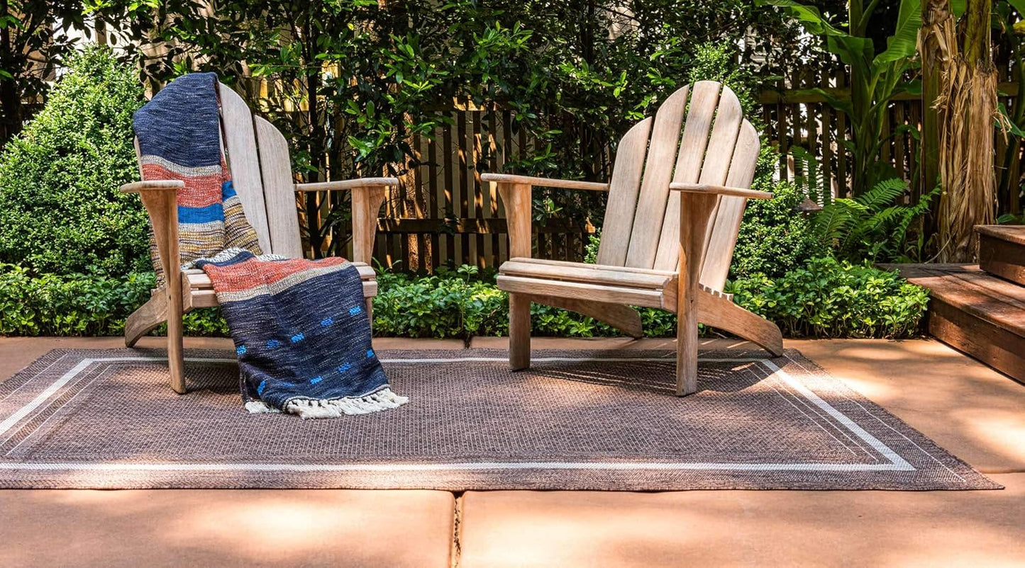 Unique Loom Outdoor Border Collection Area Rug - Soft Border (4' 1" x 6' 1" Rectangle, Brown/ Ivory)