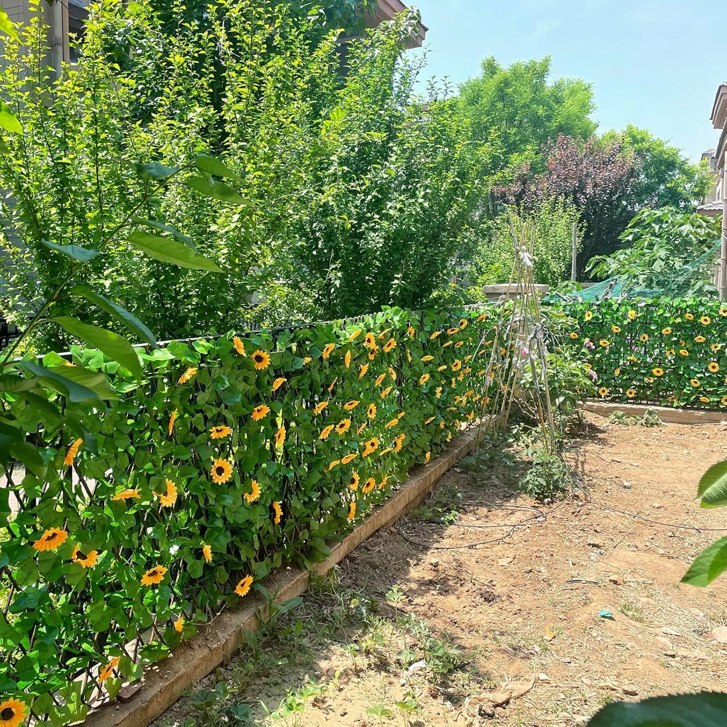 Expandable Fence Privacy Screen for Balcony Patio Outdoor,Decorative Faux Ivy Fencing Panel,Artificial Hedges (Single Sided Leaves) (4, Sunflowers)