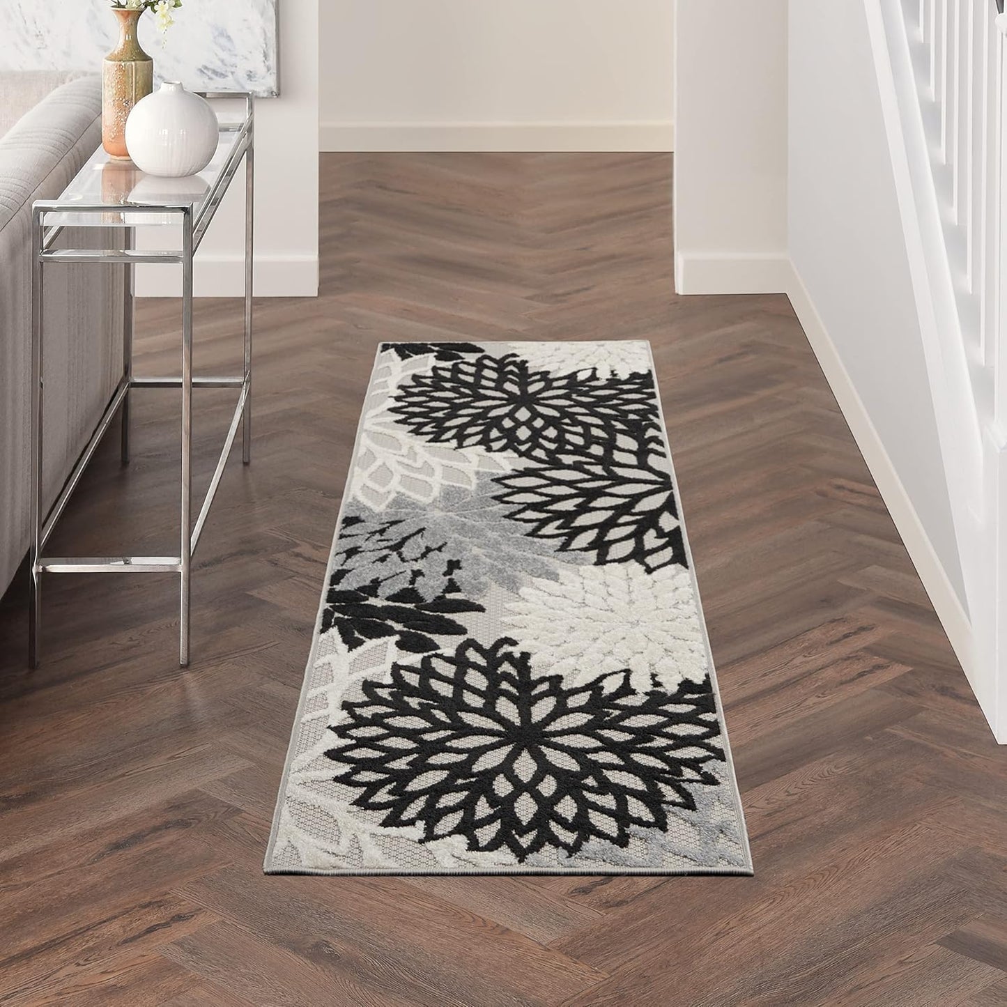 Nourison Home Aloha 6' Runner Black White Fabric Tropical Area Rug (6' Runner)