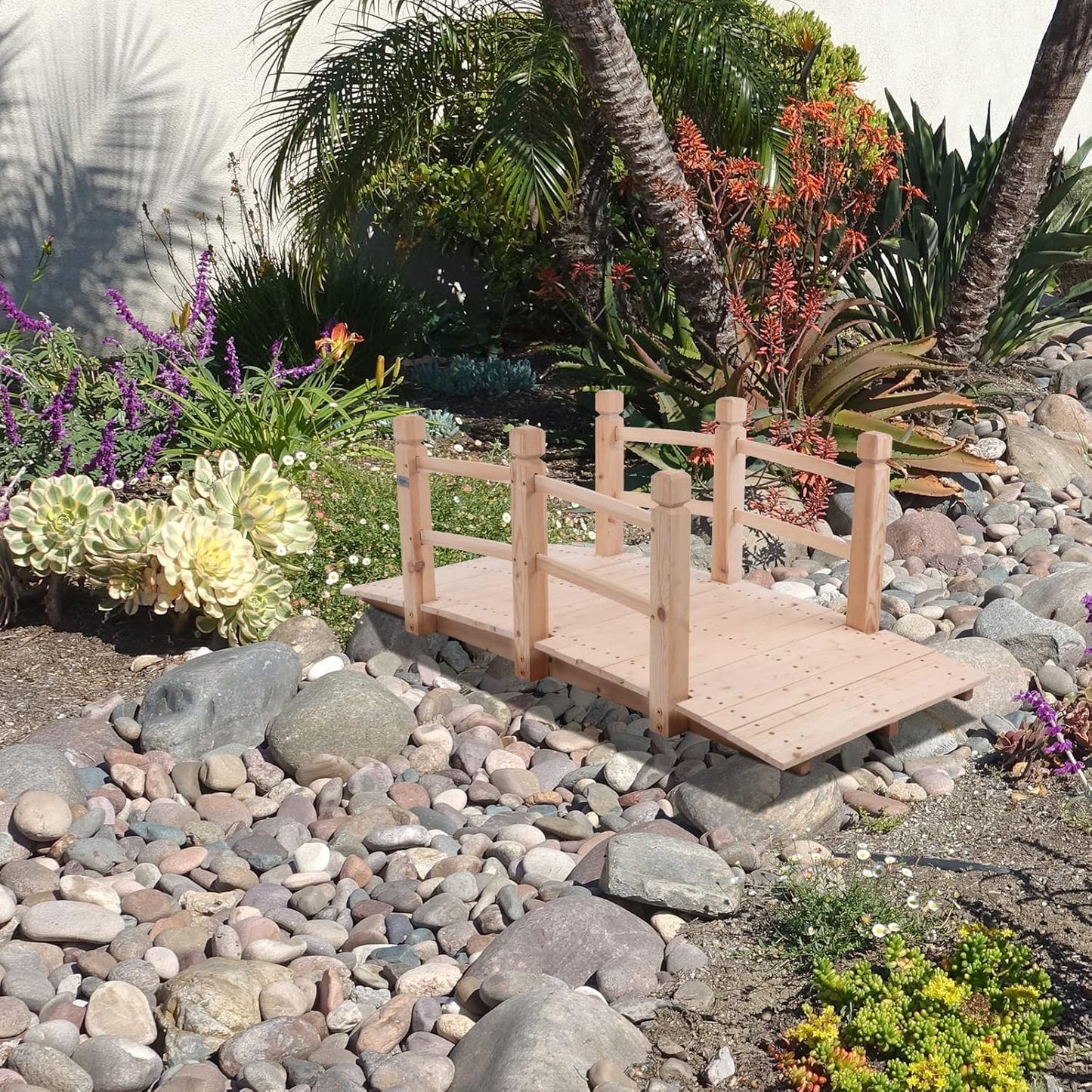 VINGLI 5 ft Garden Bridge, Classic Wooden Arch with Safety Rails Natural Finished Footbridge, Decorative Pond Landscaping, Backyard Creek or Farm