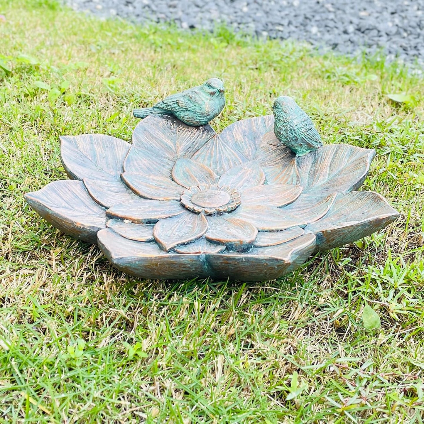 Bird Feeder Wild Bath Bowl Outdoors Antique Outdoor Garden Bird Bath Resin Birdbath Bowl with Vintage Ornament for Outside Yard Table Decor