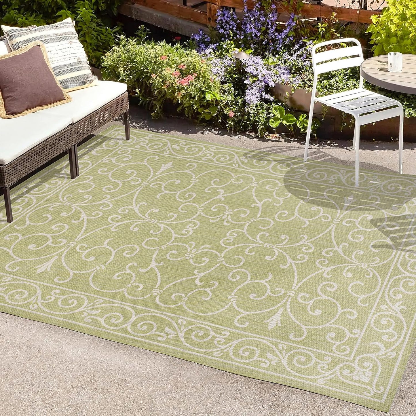 JONATHAN Y SMB106H-3 Charleston Vintage Filigree Textured Weave Indoor Outdoor Area Rug, Coastal,Traditional,Transitional Easy Clean,Bedroom,Kitchen,Backyard,Patio, Non-Shed, Green/Cream, 3 X 5